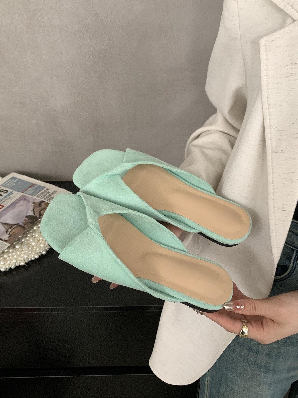 

Flat-bottomed small cool slippers women s shoes wear soft-soled versatile beach one-word sandals 40