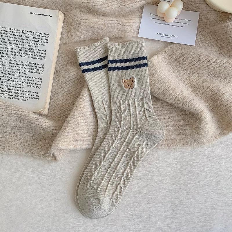 Ladies Autumn Winter Warm Lace Cartoon Cute Bear Embroidery Wool Medium Barrel Pile Pile Socks