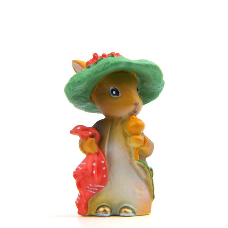 Peter Rabbit Resin Art Toy With Carrot And Hat For Diy Terrarium Decoration