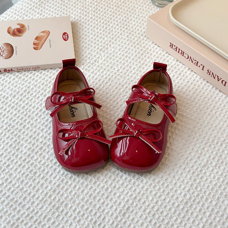 

Туфли Мэри Джейн из кожи с неглубоким вырезом для маленькой девочки, весна-осень 2025, новая корейская версия, туфли-принцессы с бантом для девочек, мягкая подошва, одинарные туфли 25 красный
