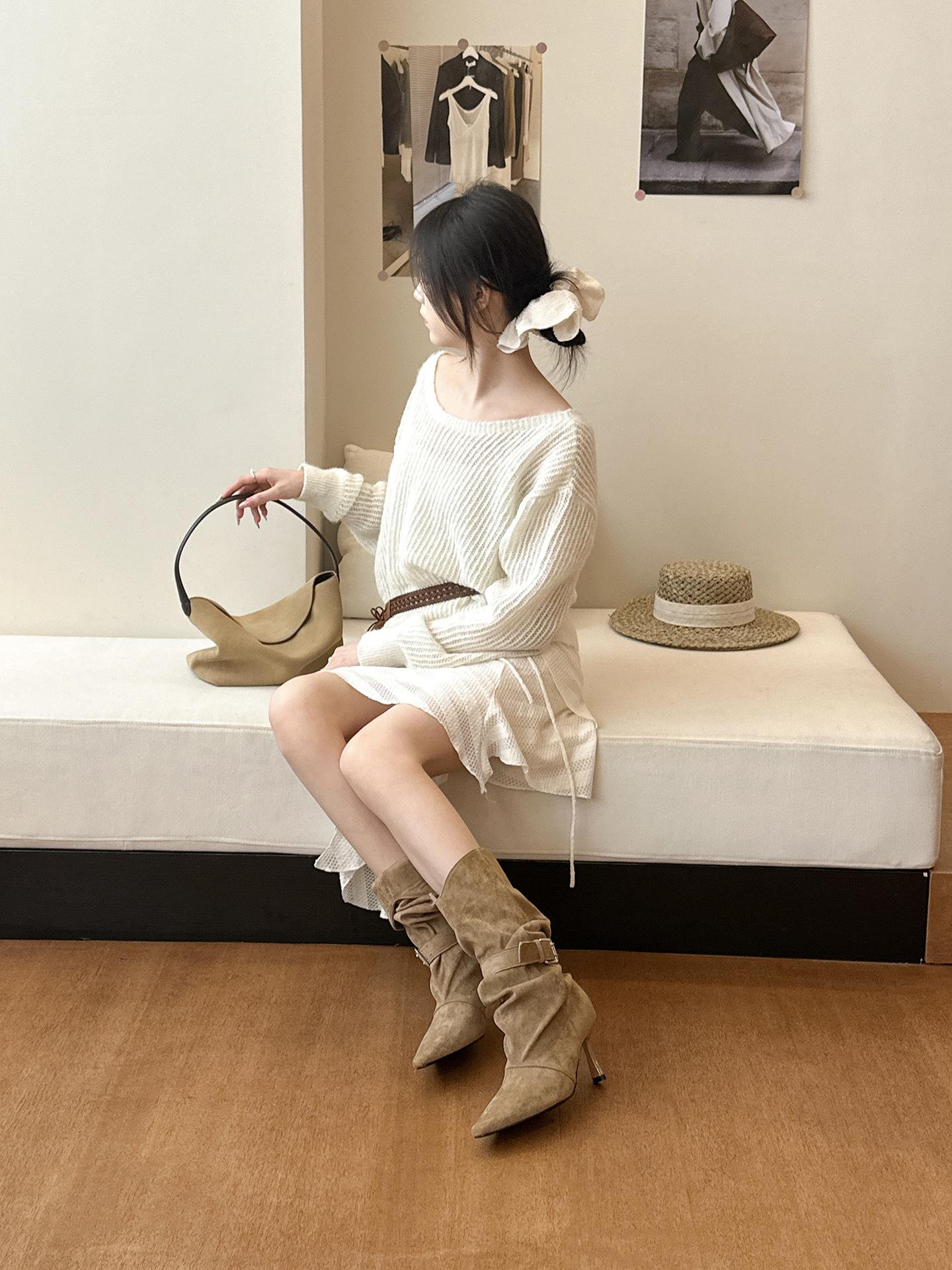 

Retro pointed thin heel high heel short boots women s 2025 autumn and winter new fashion temperament wrinkled stacking boots Martin boots 40 хаки