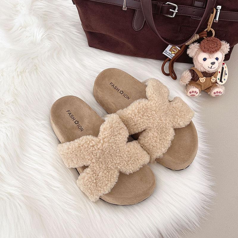 High-value soft-bottomed fluffy slippers for women's outer wear 2025 new autumn and winter flat-bottomed wool rolls at home with cotton mops