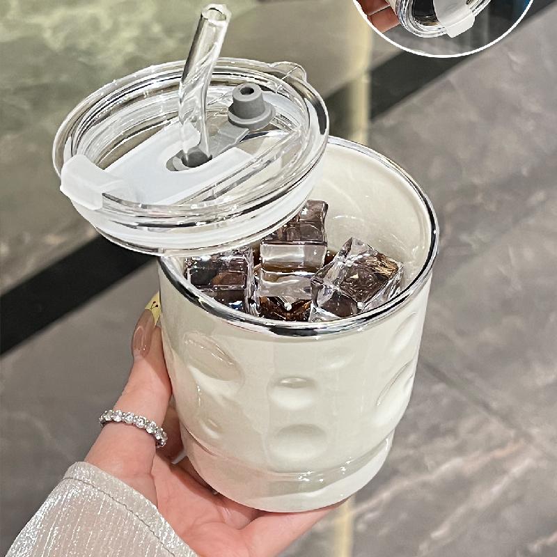 Bogen Keramik Strohhalmbecher Keramik Käseförmige Kaffeetassen Trinkbecher Strohhalmkessel Valentinstagsgeschenk Schwarz-Weiß Tassen