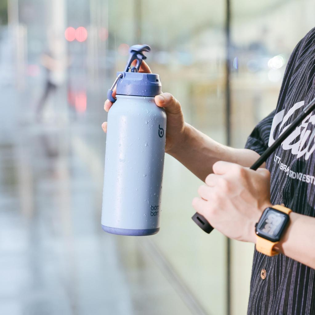 BOTTLE BOTTLE Water Bottle, 850ml Large Capacity, Stainless Steel Bottle with Bottom Storage, 2-Way Lid, Straw, Direct Drinking, Vacuum Insulated,