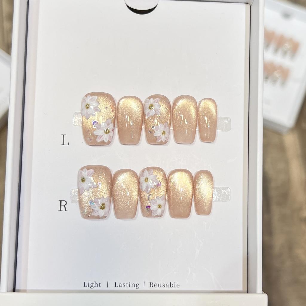 Hand-woven Armor High-end Simple Glass Bead Cat Eye Hand-painted Flower Cute Nail Art Daily Short Style