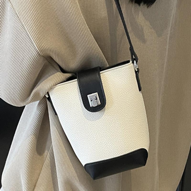 2025 Spring and Summer New Fashion Foreign Messenger Bag Beautiful Simple Bucket Bag Women's Korean Version Niche Casual Shoulder Bag