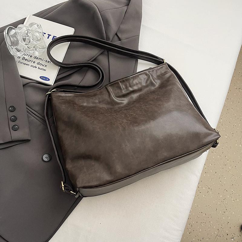 

Fashionable Retro Pu Tote Bag For Women With Unique Pendant And Spacious Design Coffee No Pendant