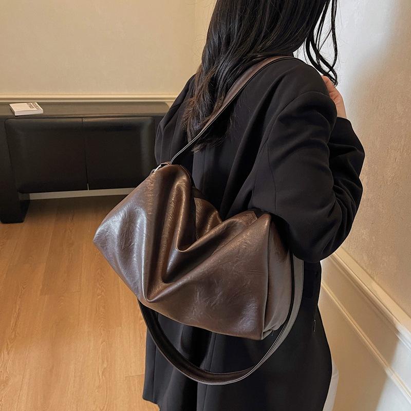 Popular Bags Women's Large-capacity Autumn and Winter Versatile Simple Messenger Bags Commuter Pillow Bags