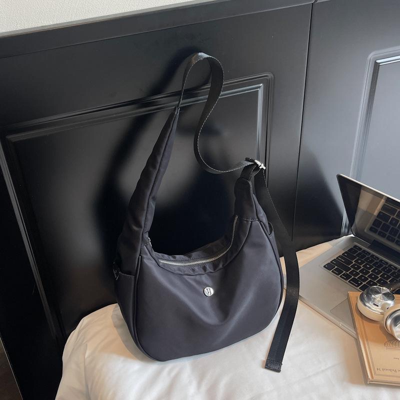 2025 Summer New Armpit Bag One Shoulder Hand Dumpling Bag Fashionable Simple Solid Color Casual Shoulder Tote Bag