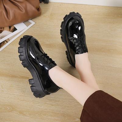 Scarpe basse stringate in pelle piccola da donna nuove 2025 primavera stile britannico studentesche retrò scarpe con plateau piccole scarpe muffin da donna