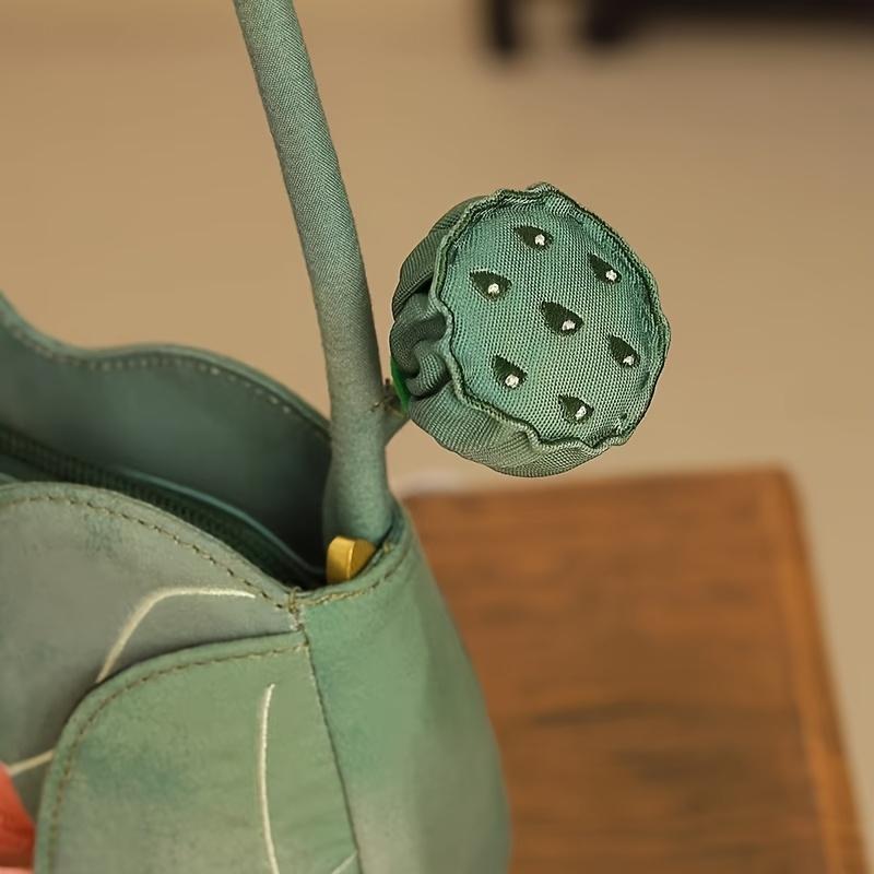 Petit Sac à Bandoulière Style Chinois pour Femmes Exquis Broderie Florale Sac à Main de Créateur avec Accents Lotus Libellule Léger Décontracté Formel Tenue