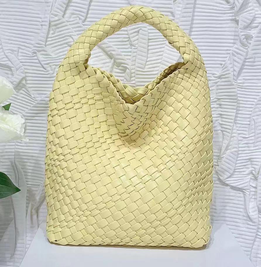 

2026 Spring/Summer Women s Hand-Woven Soft Leather Bucket Bag - High-End Single Shoulder Handbag & Underarm Bag Small with Inner Pocket 22x11x23cm
