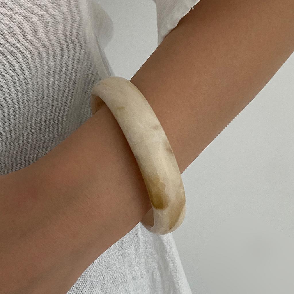Ins Exaggerated Irregular Gradient Faceted Wide Bracelet Geometric Metal Spring Bracelet for Women