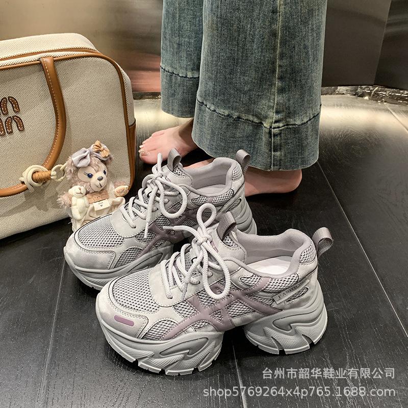 

European station thick-soled heightening dad shoes women s 2025 autumn new comfortable mesh breathable versatile casual sports shoes 40 светло-серый