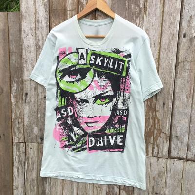 Na górę – T-shirty i koszulki