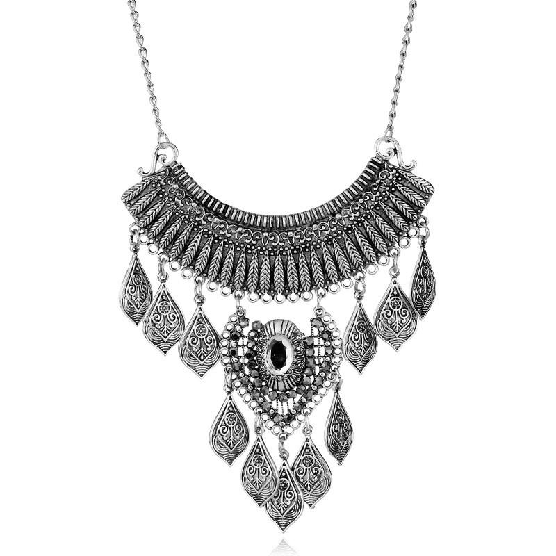 Vintage Leaf Pendant Necklace With Alloy Metal And Dazzling Embellishments For Artsy Women