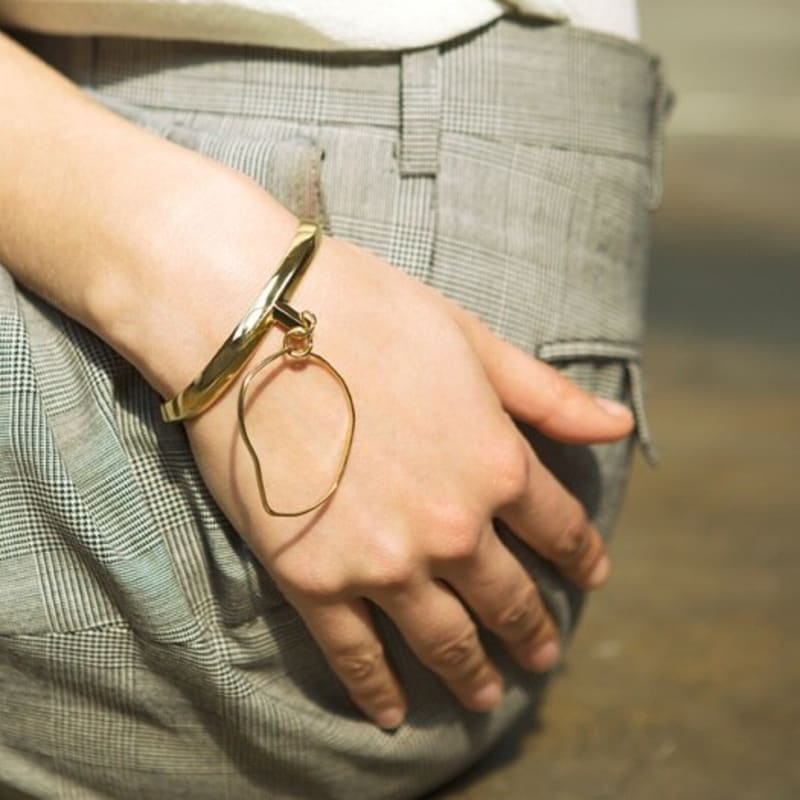 

1064STUDIO movement shape B (YG) gold_free