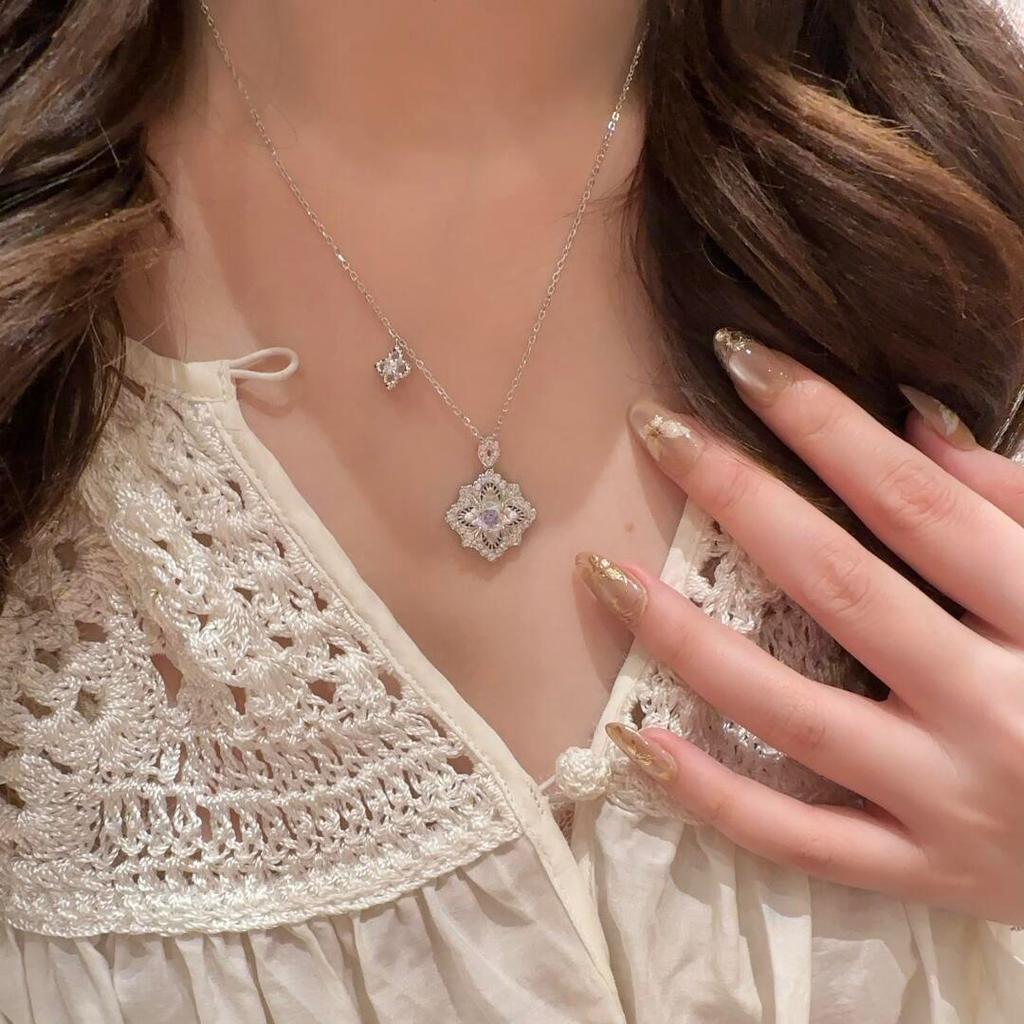 French Retro Symphony Mermaid Ji Rush Cloth Wind Clover Necklace Fashion Light Luxury Symphony Diamond Women'S Pendant