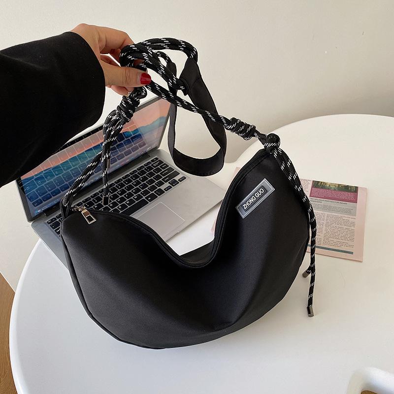 Casual Versatile Nylon Cloth Small Bag 2025 New Simple Large-capacity Messenger Bag Fashionable One-shoulder Dumpling Bag Women