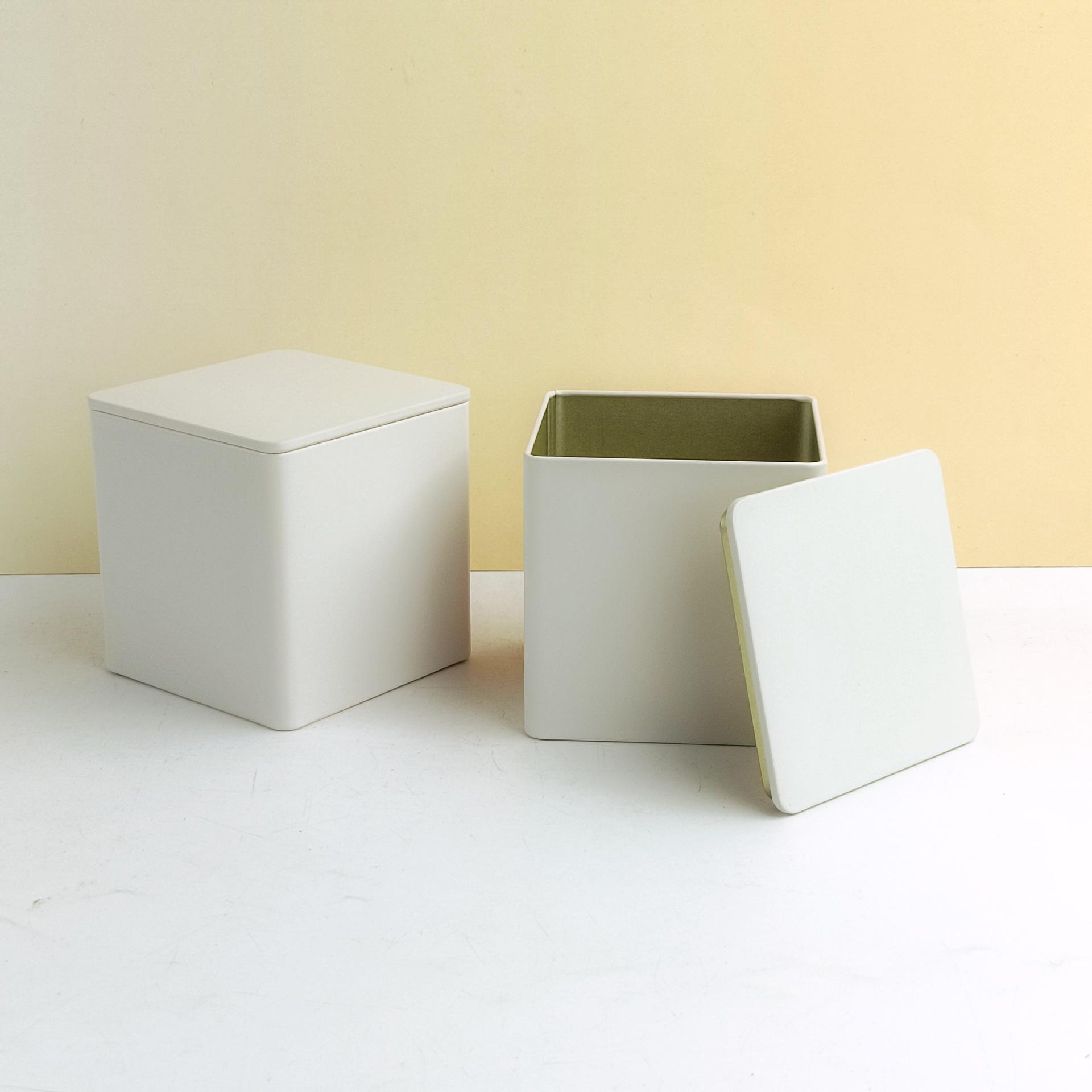

Compact Square Tinplate Candy Cans with Lid - Souvenir Gift Box