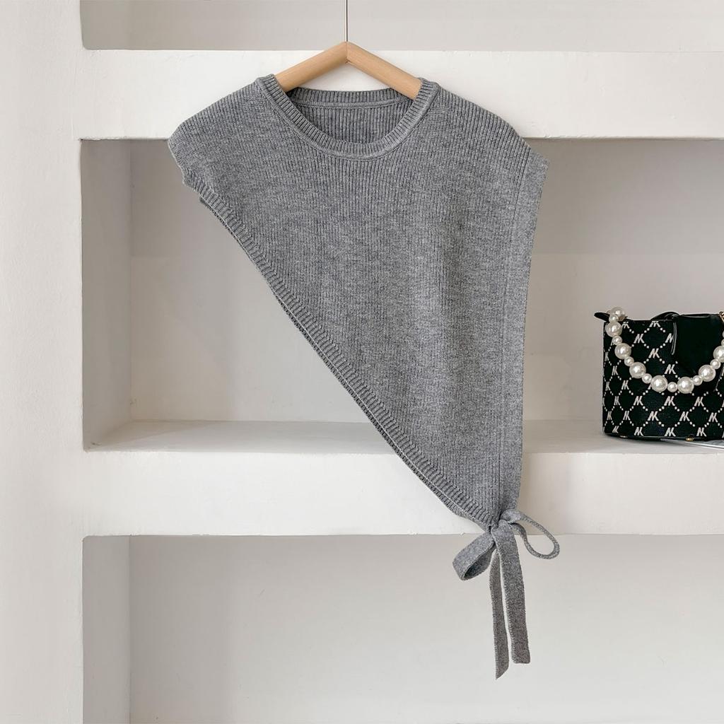 Fashion Versatile Women's Skew Triangle Shawl Autumn And Winter New Women's Shawls Senior Sense Retro Niche Design