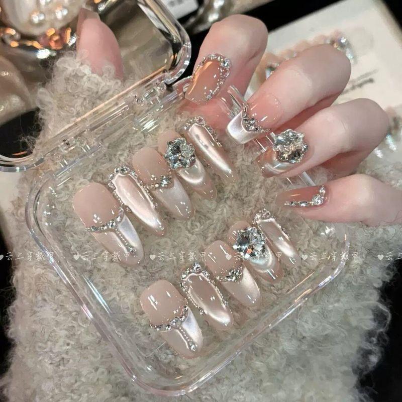 Handmade Wearable Nails with a High-End Feel, Cat-Eye Nail Art, Versatile and Luxurious, Travel-Friendly, Brightening Effect, Handmade Nail Art