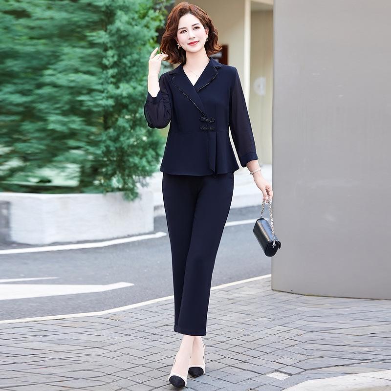 

2026 Elegant Spring Suit: Stylish Two-Piece Set for Middle-Aged and Elderly Women 2XL (53-60 kg) темно-синього кольору