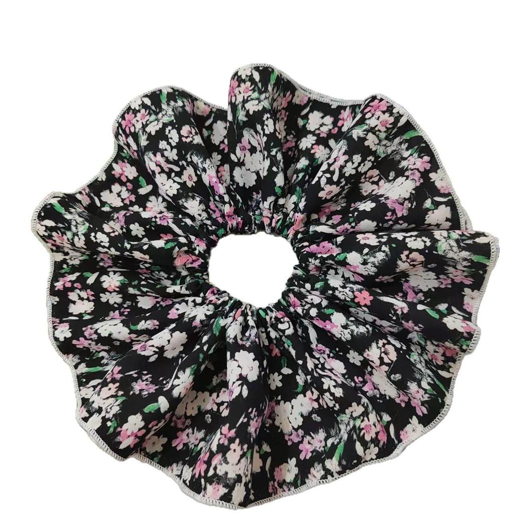 Korean Fabric Super Fairy Hair Tie with Heart and Flower Design - Versatile and Fashionable Headwear Accessory.