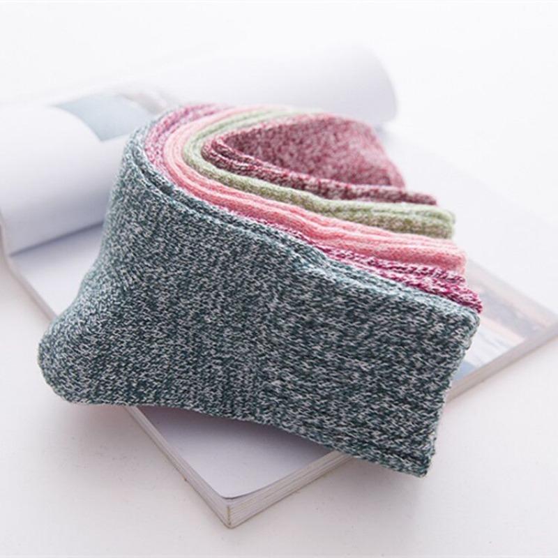 5 Pairs of Solid Color Thickened Warm Wool Socks for Autumn and Winter, Women's Ethnic Style Retro Mid-calf Socks
