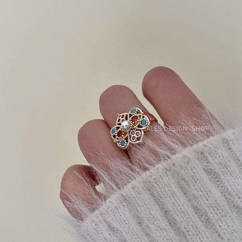 Elegant Hollow Flower Ring Light Earrings – High-End, Fashionable, and Versatile Exquisite Accessories