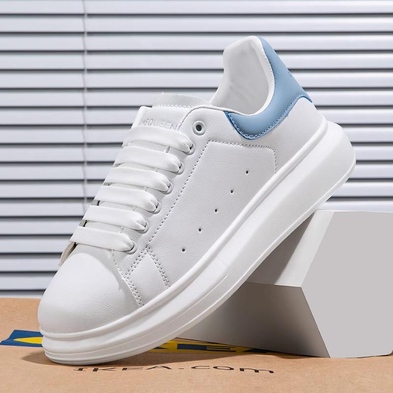Malé bílé boty 2025 Nové jarní a podzimní párové italské boty McQueen pro muže a ženy Platforma Trend Zvyšuje Casual Sportovní Board Shoes