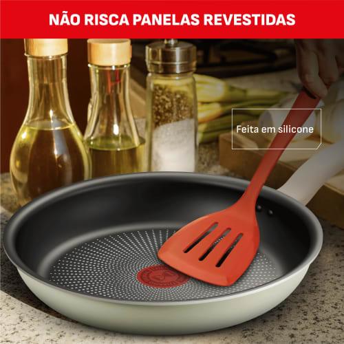 T-fal Ingenio Proflex Turner, Platinum Silicone, K12503, dishwasher safe, easy to clean, and easy to turn over without breaking.