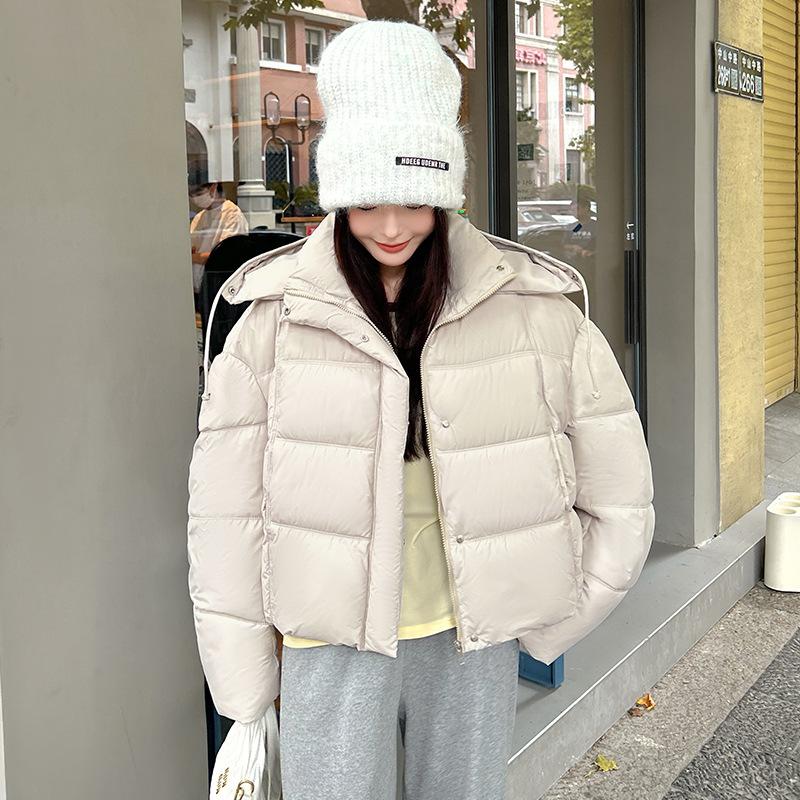 

Женская короткая ветрозащитная теплая зимняя куртка с капюшоном и воротником-стойкой XXL бежевый