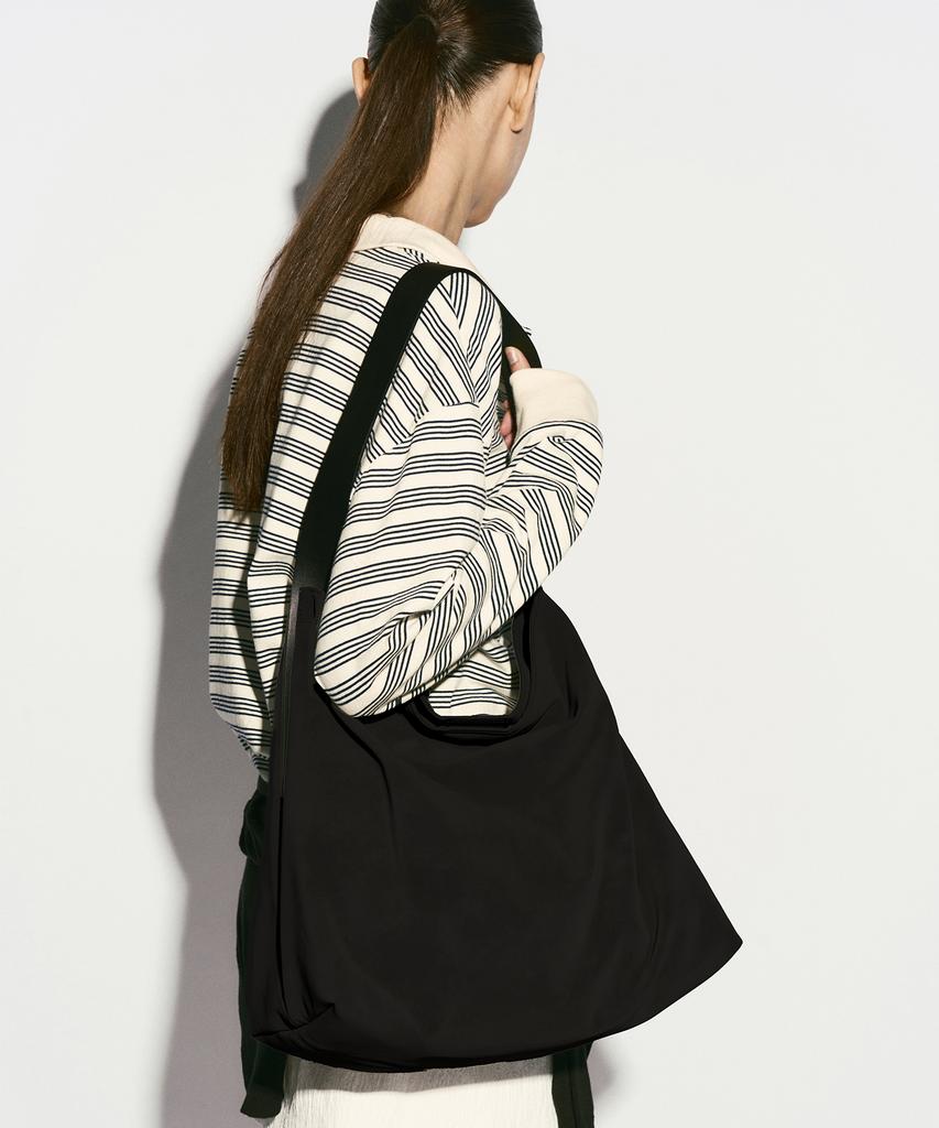 Re Rhee Cowhide Strap Hobo Bag Black