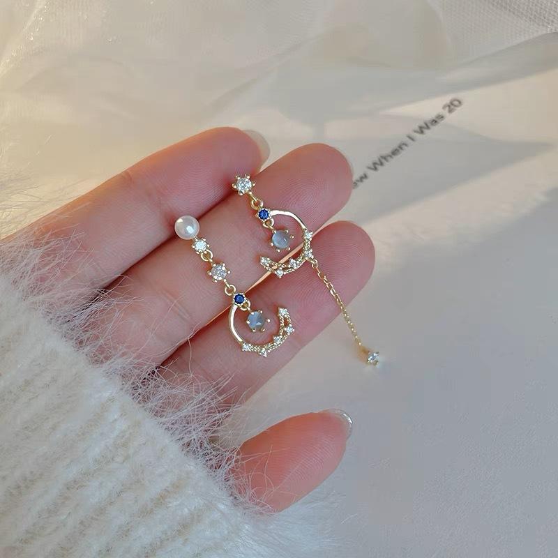 Star Moon Earrings Women's Light Luxury Niche Design Earrings Asymmetrical Temperament Fringed Earrings