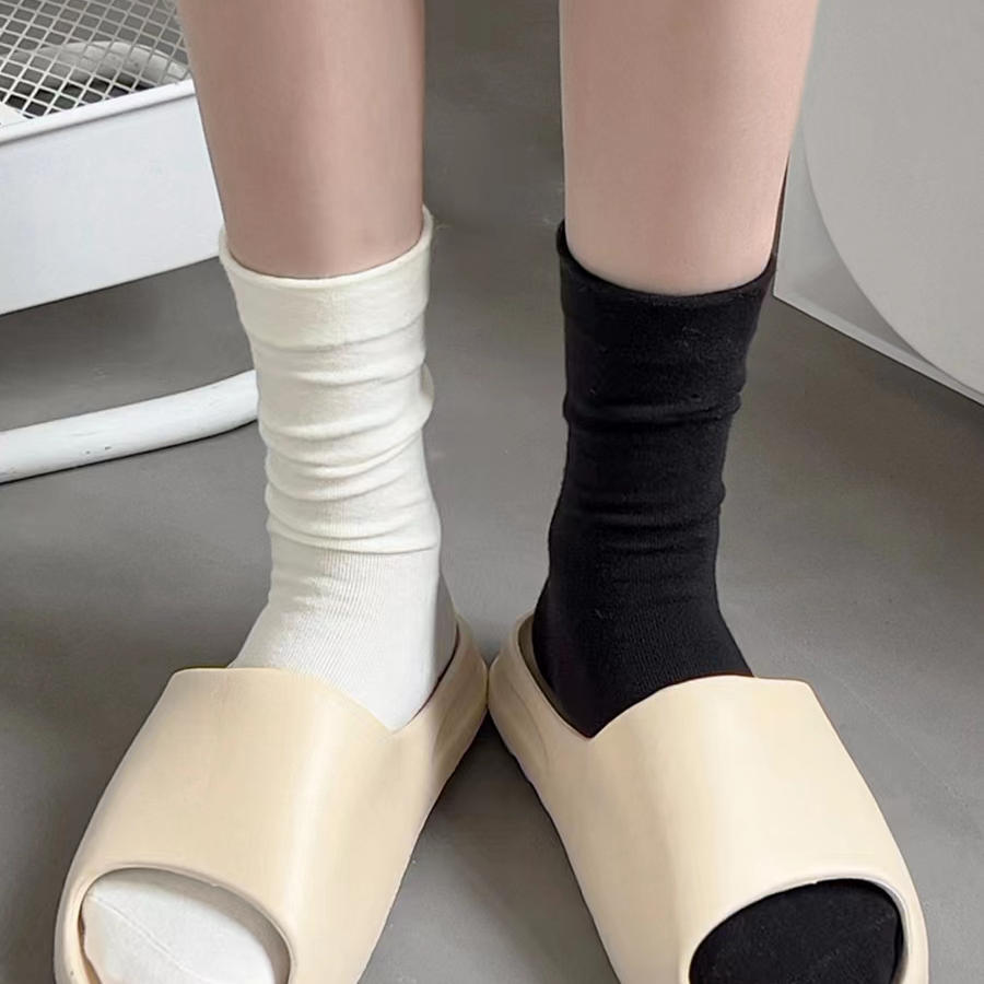Black And White Socks Women, Four-Season Medium Tube Socks Trendy Solid Color Cotton Socks Stacking Socks Fashionable Versatile Stockings