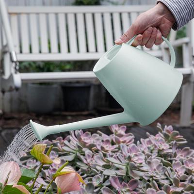 1,8 l Gießkanne mit langem Ausguss, Gartenkrug mit Sprinklerrose, leichte Gießkanne aus Kunststoff für Zimmerpflanzen, Pflanzen im Freien