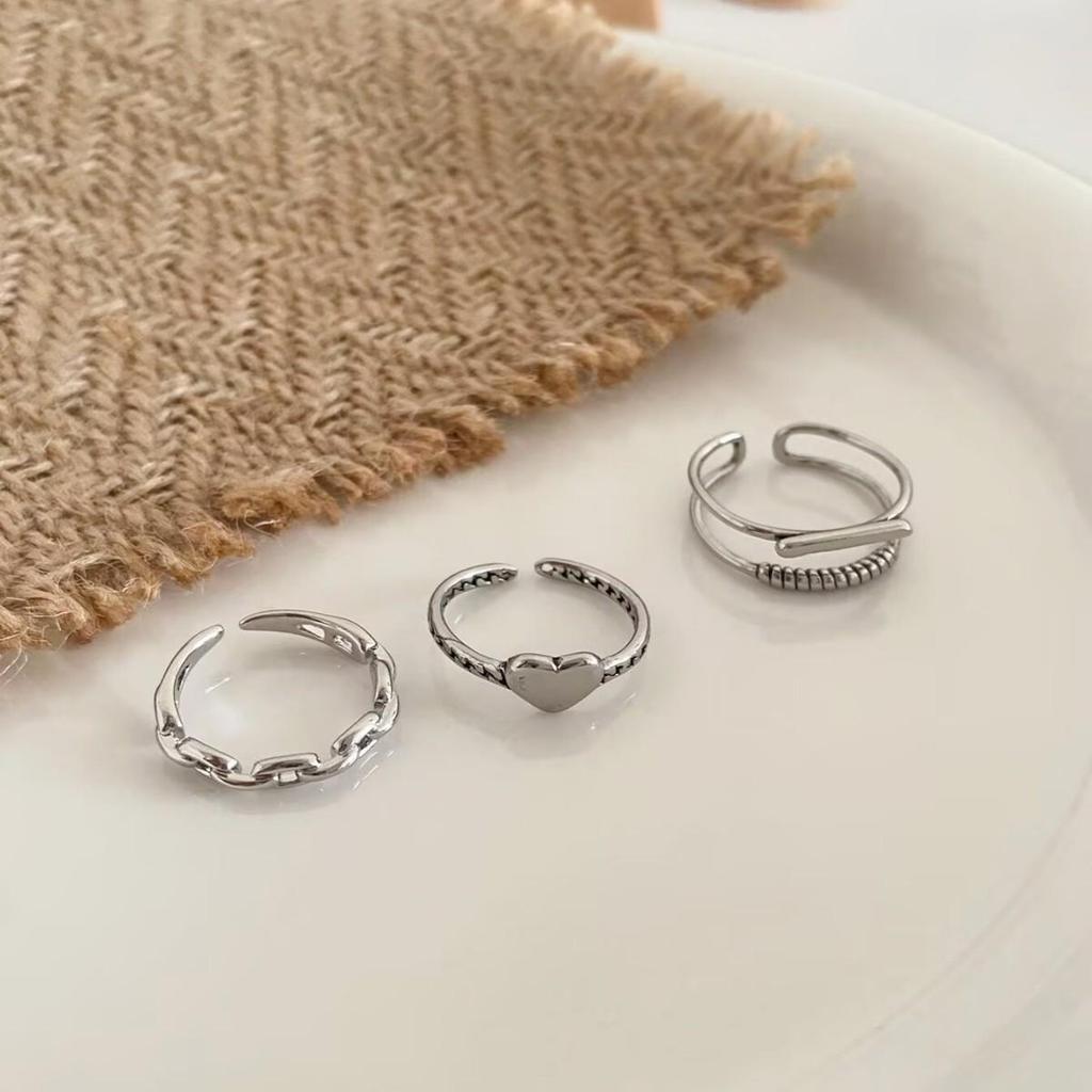 Elegant French Minimalist Heart Chain Ring Set – Personalized, Fashionable, and Versatile Open Three-Piece Design for Women.