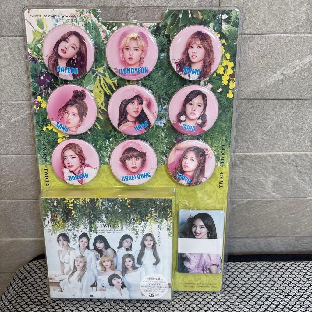 [USED] #TWICE3 Badges, CDs, Photobooks, Trading Cards