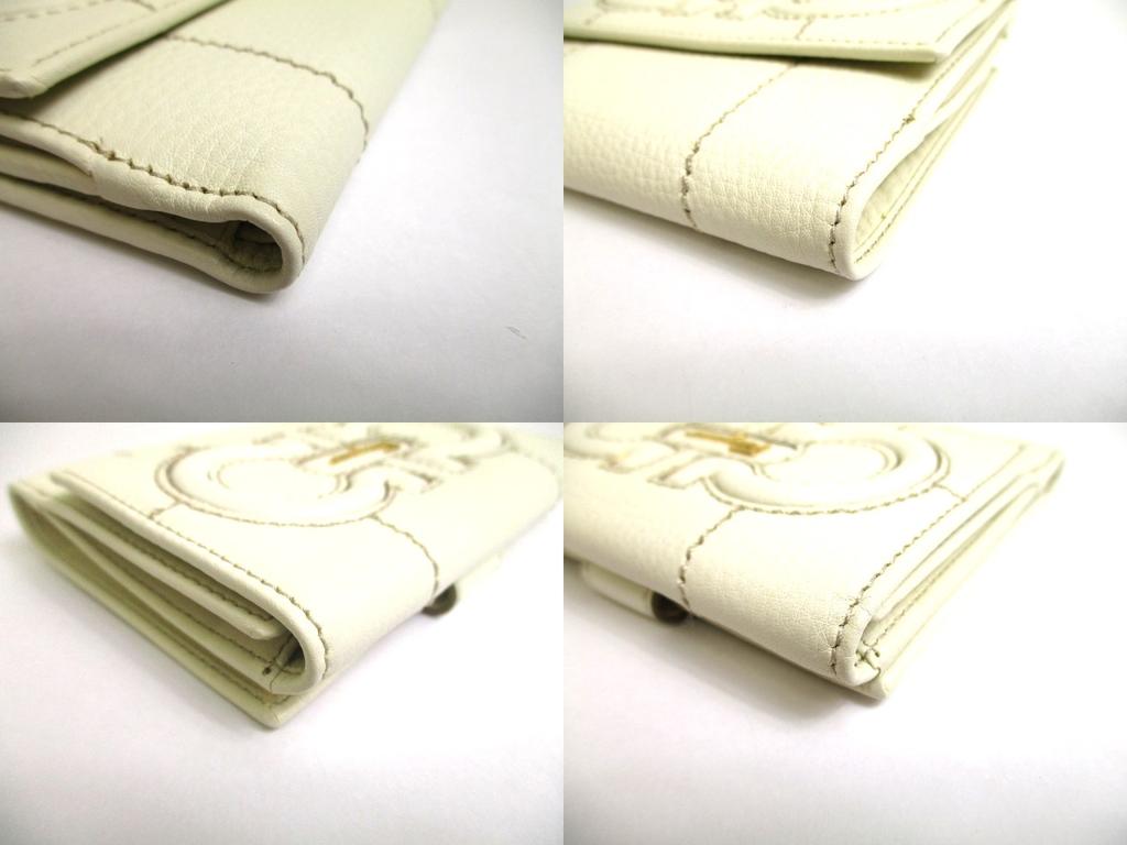 Authentic Salvatore Ferragamo Gancini White Leather Gold H/W Bifold Wallet #a562  Refurbished