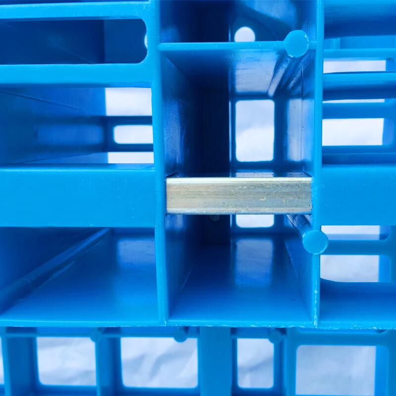 Explorer Heavy-Duty Plastic Storage Pallet