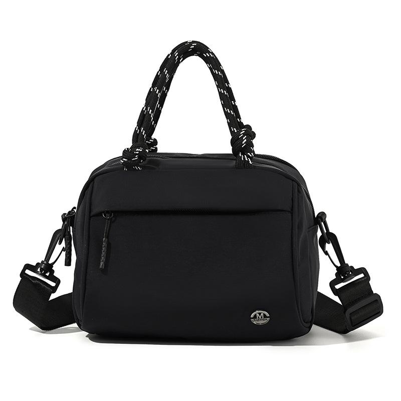 A Trendy Single-shoulder Bag with Multiple Layers, A Simple and Versatile Horizontal Design, and A Crossbody Design
