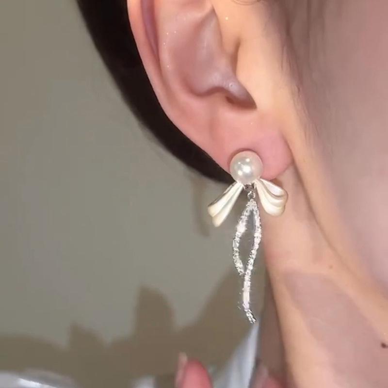 Silver Needle Bow Diamond Pearl Stud Earrings Simple Fashion Versatile Earrings Temperament Light Luxury Premium Earrings