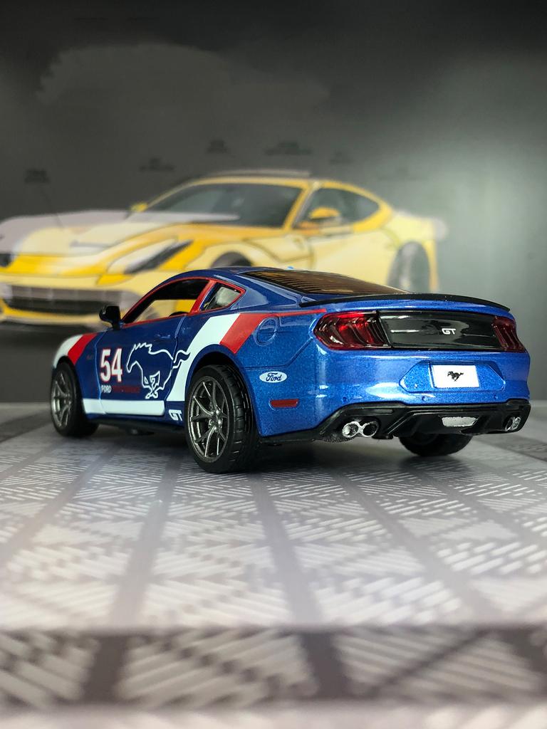 CCA 1:34 Simulation Zinc Alloy Ford Mustang GT 2018 Model Car, Static Ornament, Metal Collectible Gift Car