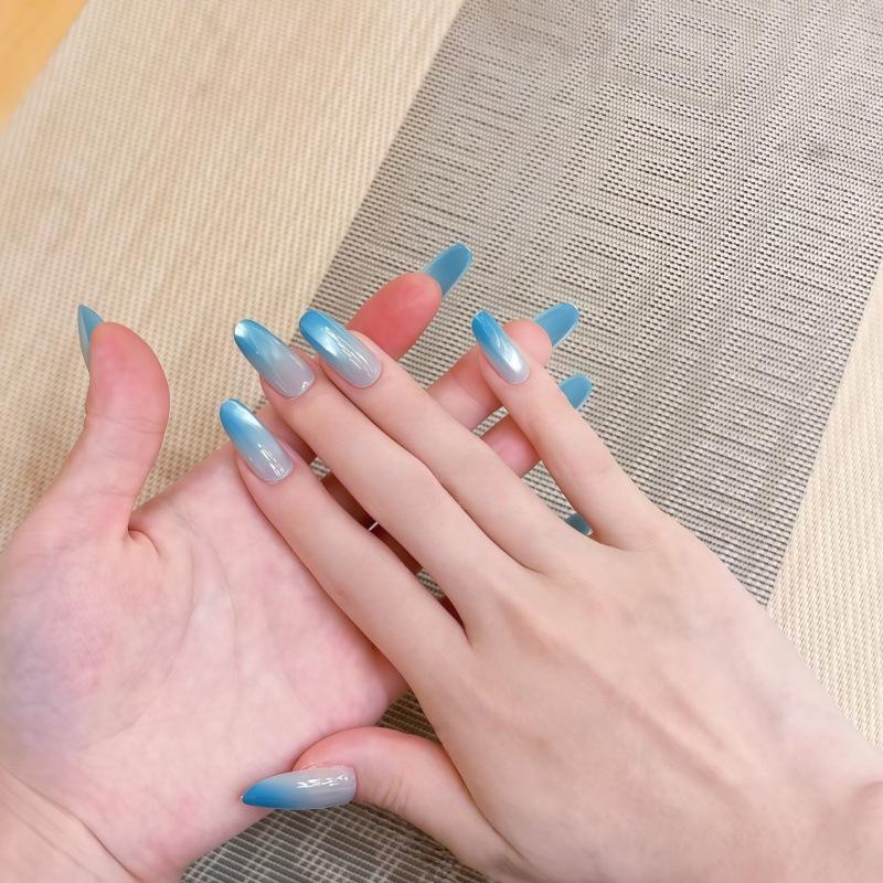 Blue Gradient Glass Beads Manicure with Detachable Cat Eye Accent