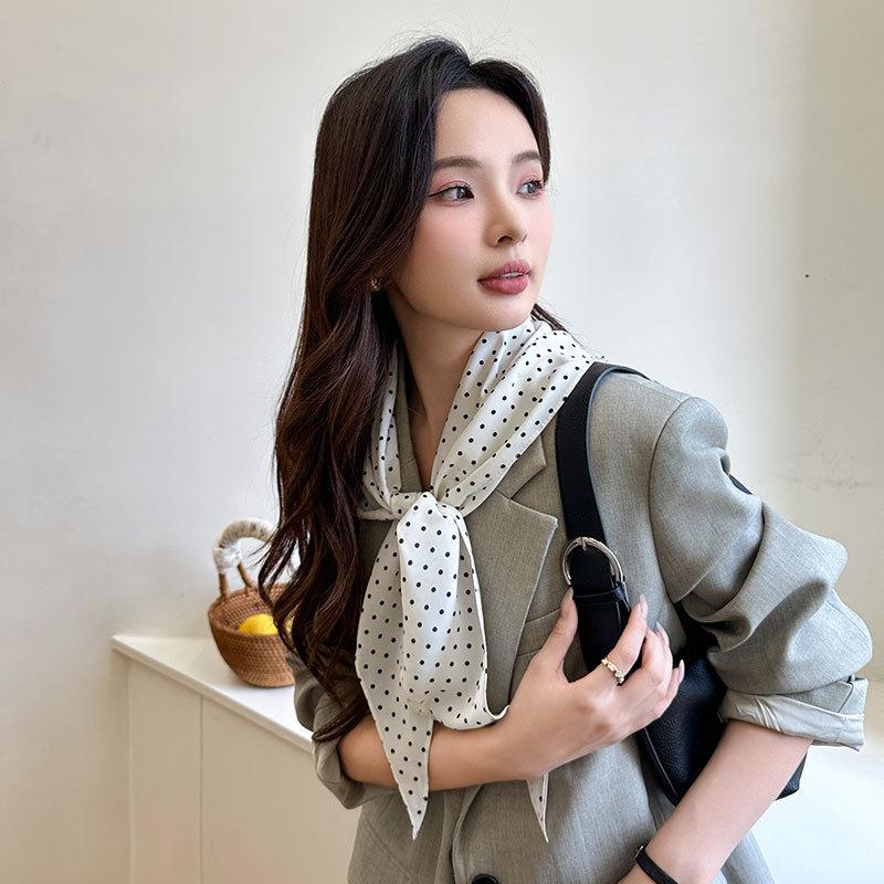 Wholesale Korean Retro Polka Dot Triangle Scarves Women Decorative Large Shawls Silk Autumn Versatile Temperament Accessories
