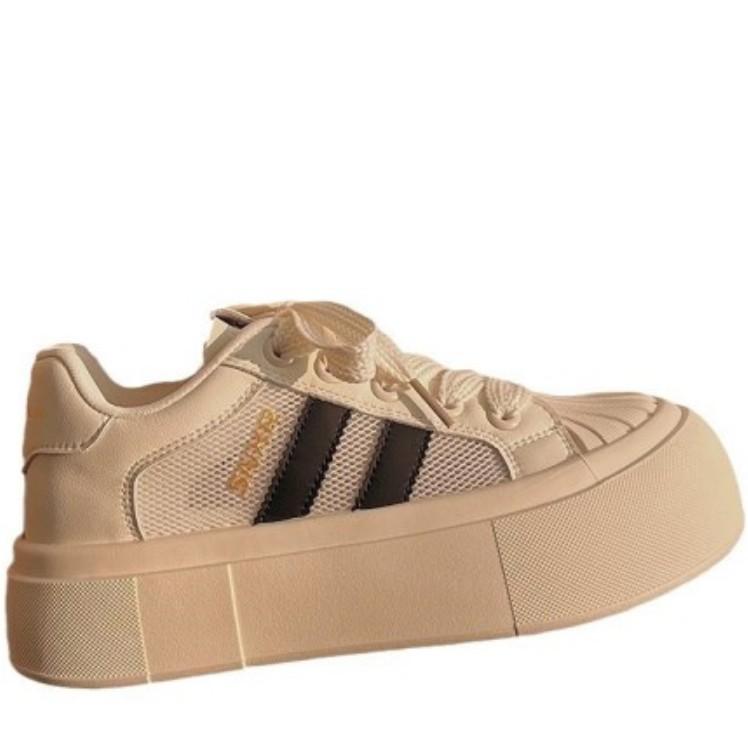 Plateau-Damenschuhe, kleine weiße Schuhe, Damen 2025 neue Sommer atmungsaktives Mesh vielseitige Nischenschuhe, Shell-Zehen-Board-Schuhe