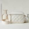 Modische Umhängetaschen für Damen Einfache PU-Leder-Schultertaschen Breiter Riemen Kleine quadratische Tasche Trendige Rautenförmige Gitter-Handtaschen