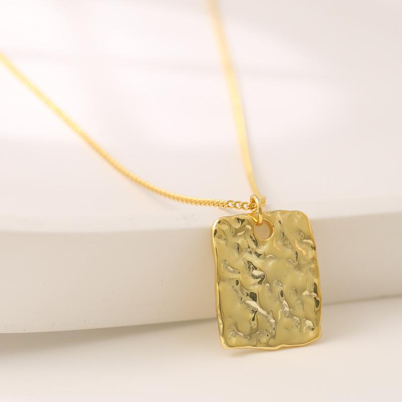 Small Square Necklace for Women, Fashionable, Versatile and High-end Style Clavicle Chain for Best Friend Girlfriend Gift