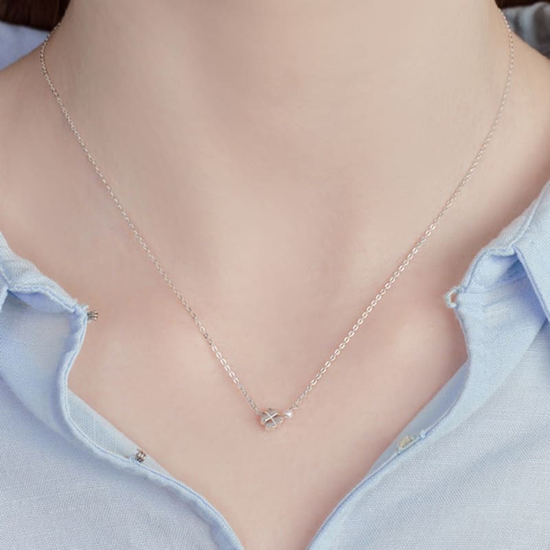 

ENGBROX clova pearl necklace silver